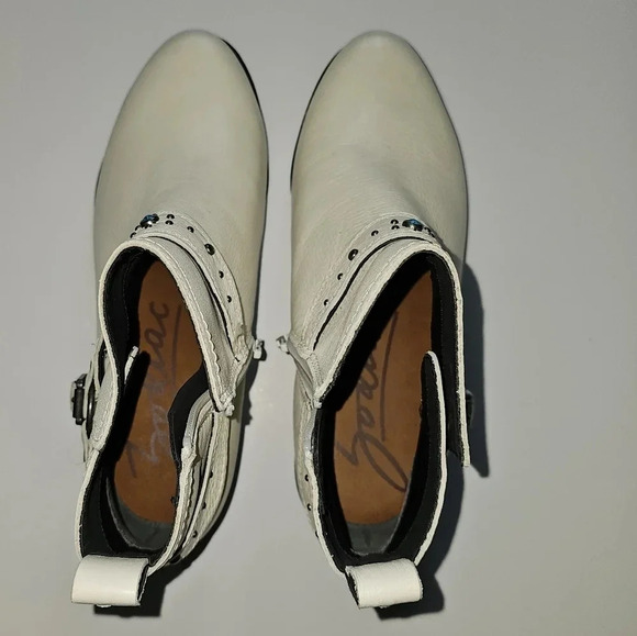 ZODIAC Women's Valera Ankle Boot - Picture 9 of 13